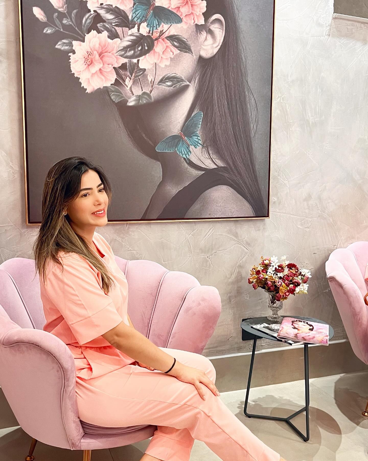 Mariana Freitas – Designer de Sobrancelhas e Cílios certificada pela Natalia Beauty University, Vale do Aço MG